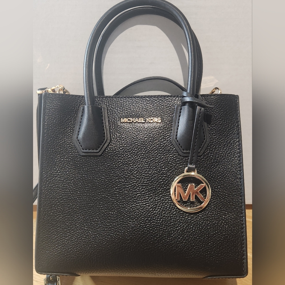 NWOT Michael Kors Mercer Medium Pebbled Leather Crossbody Bag Retails $448